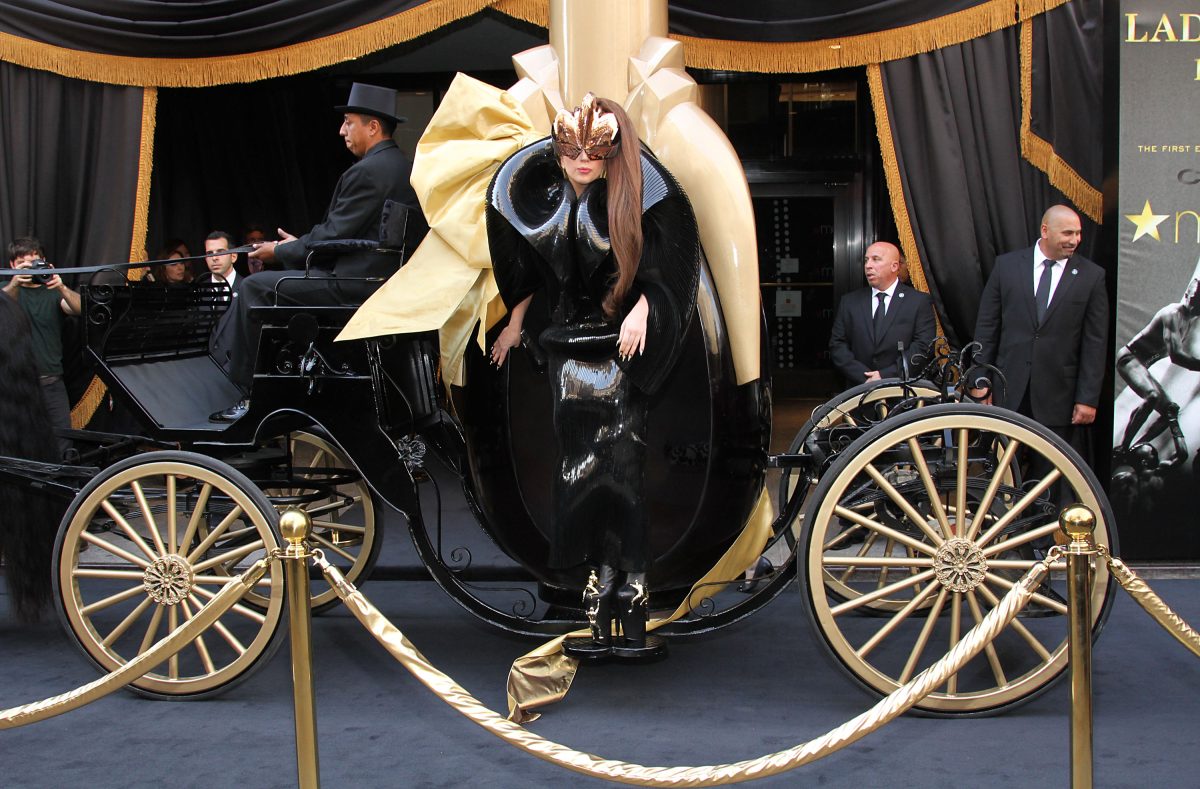 Lady Gaga: “Via la maschera, sono cresciuta” Lady Gaga: “Via la maschera, sono cresciuta”