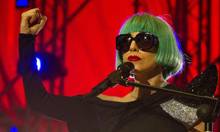 Lady Gaga: “Via la maschera, sono cresciuta” Lady Gaga: “Via la maschera, sono cresciuta”