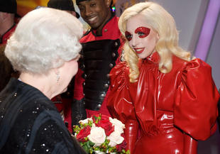 Lady Gaga: “Via la maschera, sono cresciuta” Lady Gaga: “Via la maschera, sono cresciuta”