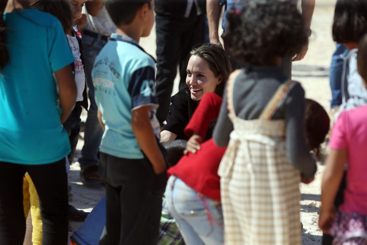 Galleria foto 'Angelina Jolie tra i rifugiati siriani' - foto 6