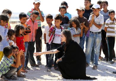 Angelina Jolie tra i rifugiati siriani