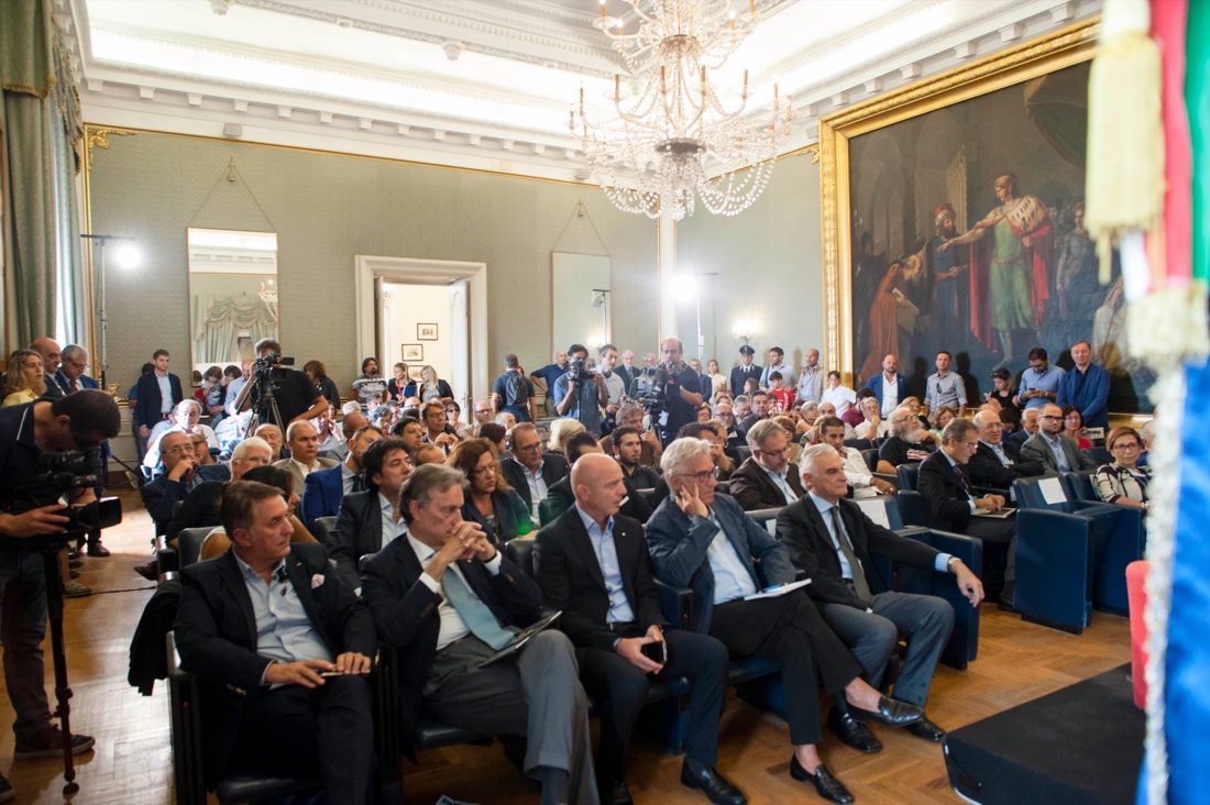 Panorama d’Italia in Costiera Amalfitana: bellezza, cultura, successo