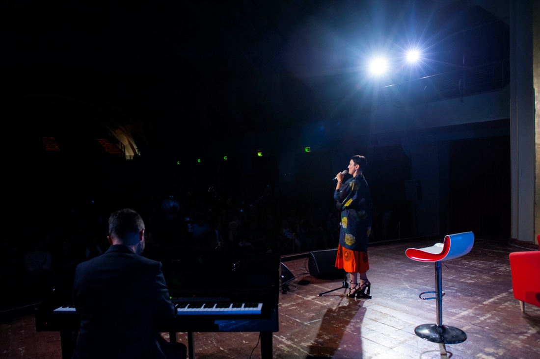 Arisa, da Salerno voce e sentimento – FOTO e VIDEO