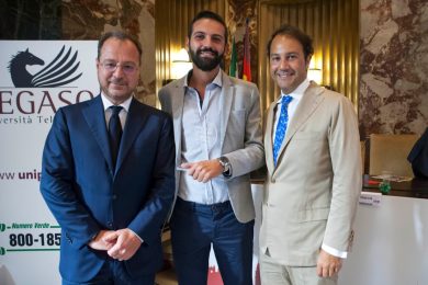 Elegante fuori, “smart” dentro. A Salerno vince Epoché Watch