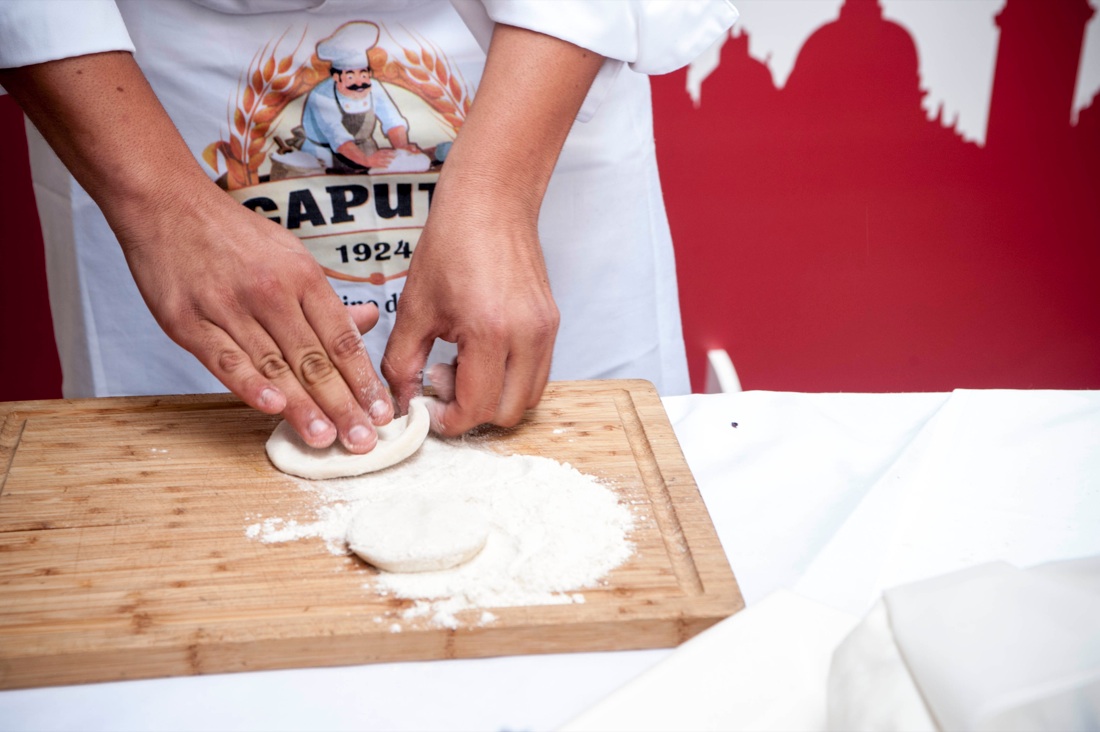 Salerno, la pizza (fritta) è servita – FOTO e VIDEO Salerno, la pizza (fritta) è servita – FOTO e VIDEO