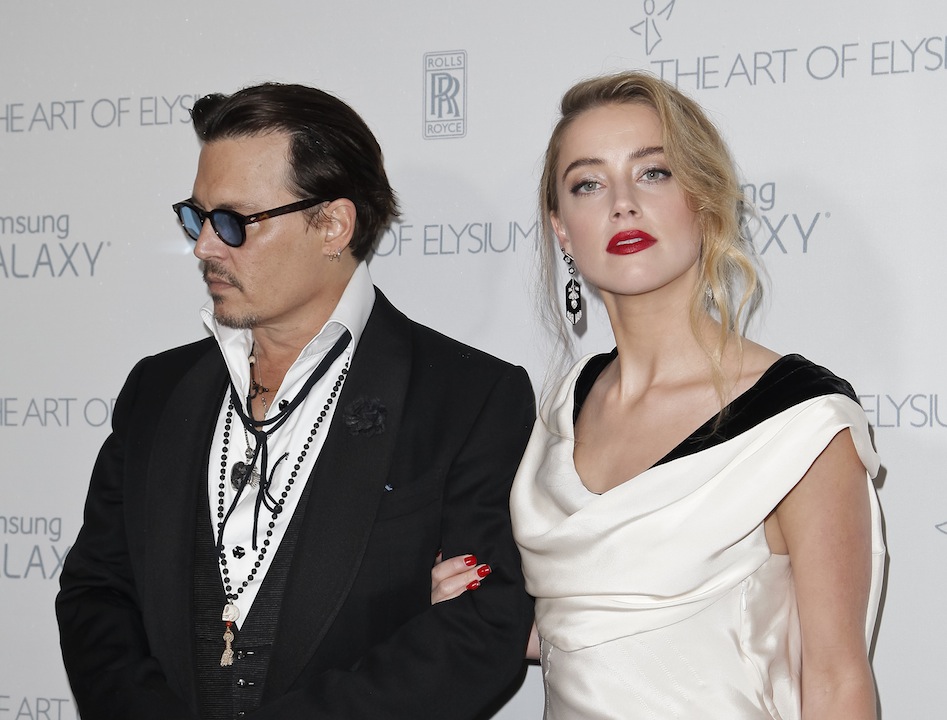 Johnny Depp cerca casa in Svizzera per star lontano dai paparazzi Johnny Depp cerca casa in Svizzera per star lontano dai paparazzi