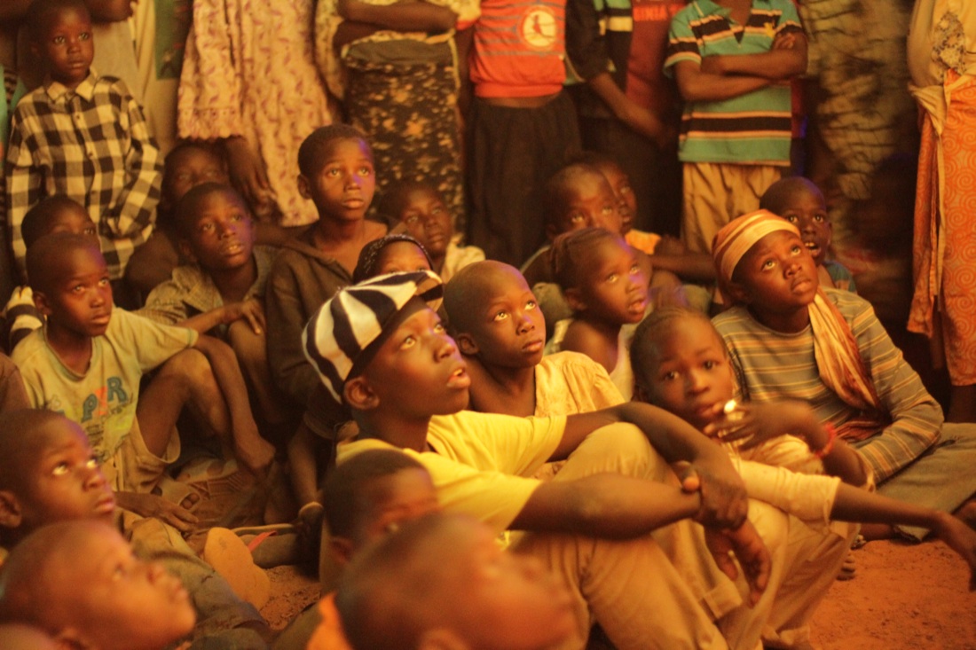 Che bello il camion che diventa cinema!