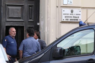 Rivolta al carcere di Airola: così i baby boss sfidano lo Stato