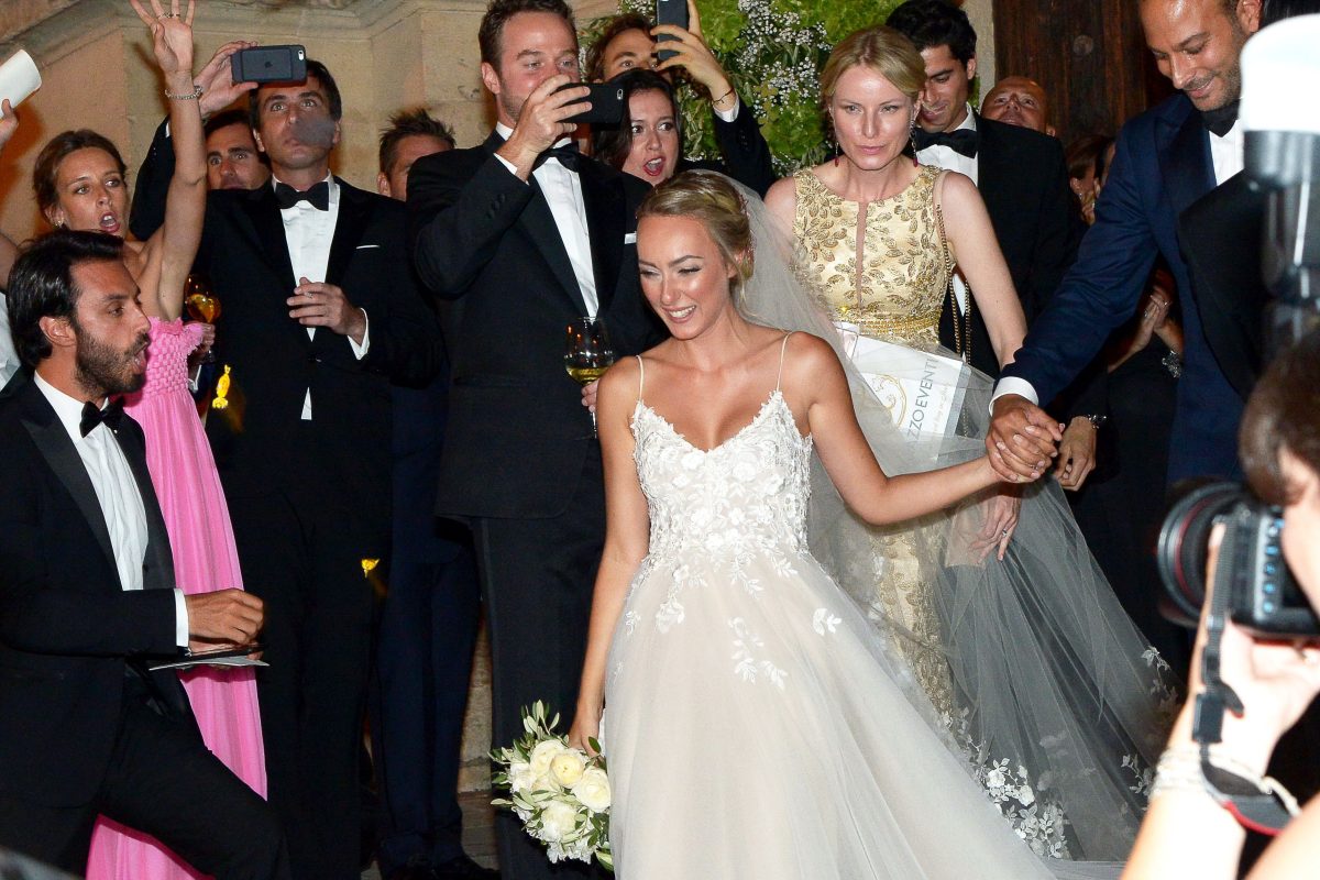 Galleria foto 'Cristel Carrisi e Davor Luksic, matrimonio a Lecce in Apecar' - foto 10