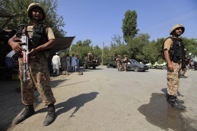 Pakistan: morti e feriti in due diversi attentati terroristici