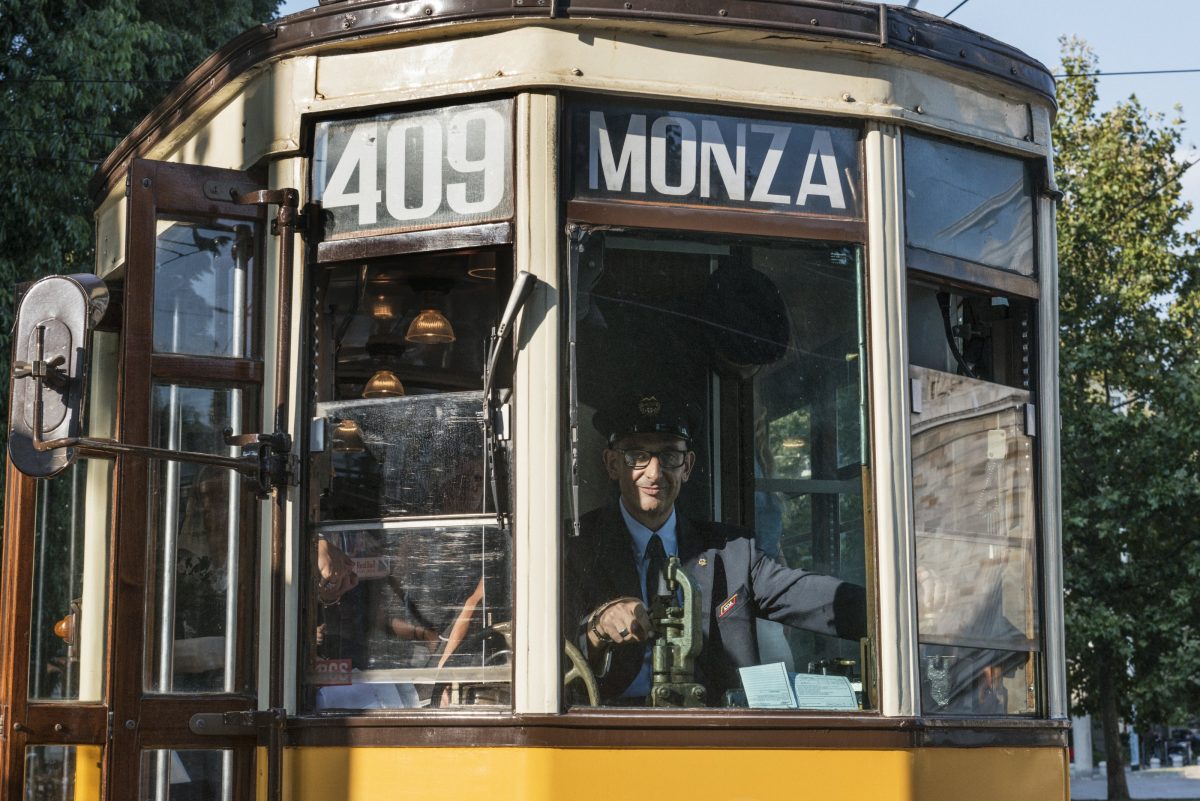 Galleria foto 'Formula 1, Toro Rosso: sul tram con Sainz e Kvyat.. si parla italiano' - foto 7