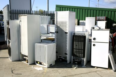 Rifiuti a Roma: i social all’attacco della Raggi sul caso #frigogate