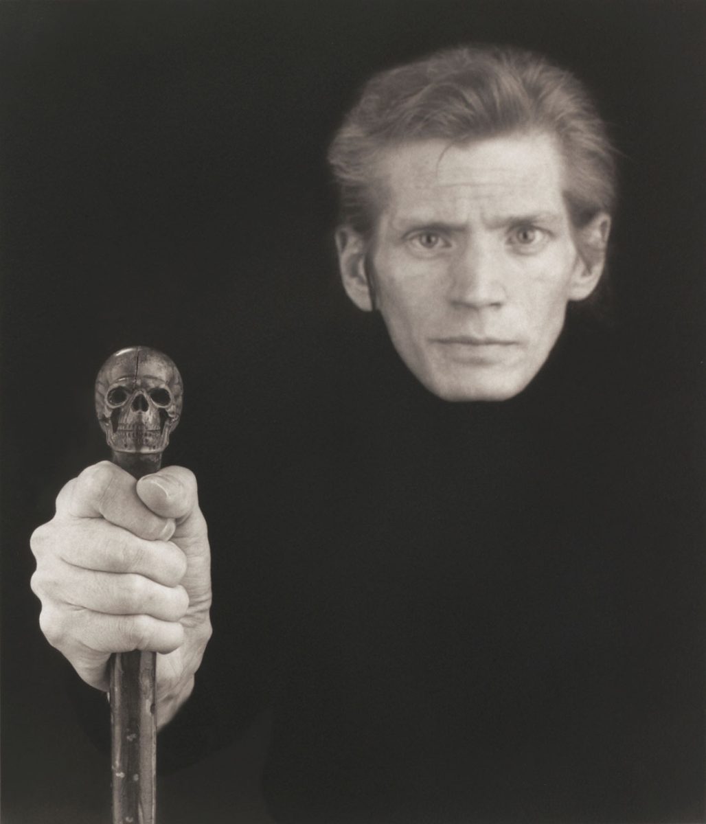 Robert Mapplethorpe, il doc sul provocatorio fotografo americano – Video