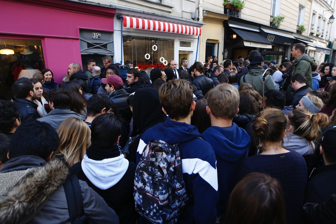 Scarlett Johansson vende pop corn a Parigi