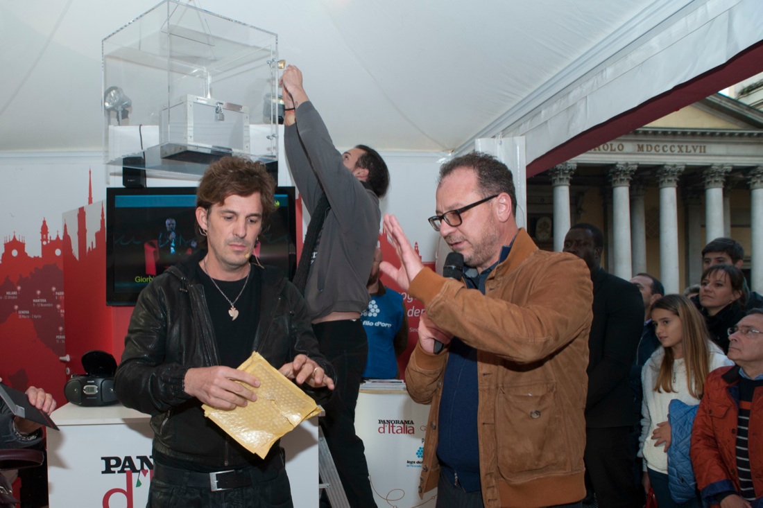 A Panorama d’Italia il mago Casanova si fa “medium dei media” A Panorama d’Italia il mago Casanova si fa “medium dei media”
