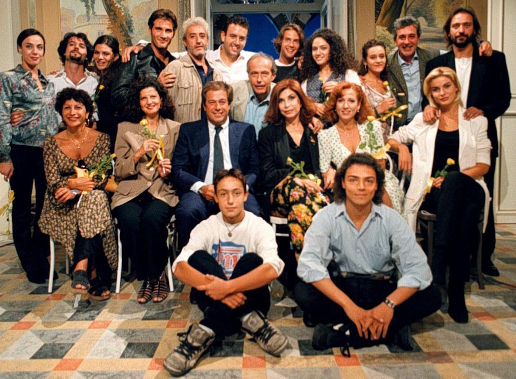 Un posto al sole: compie vent’anni la soap culto di Rai Tre