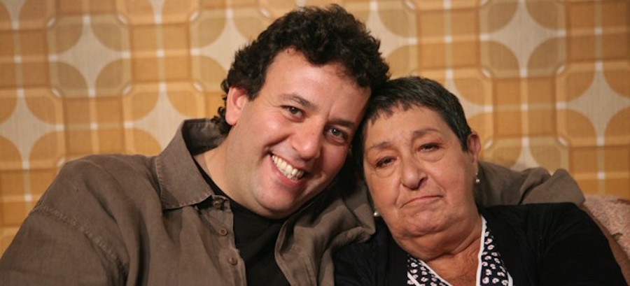 Un posto al sole: compie vent’anni la soap culto di Rai Tre