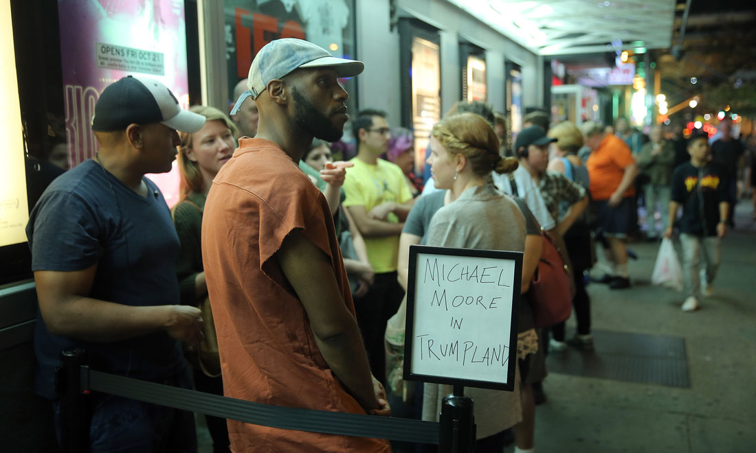 Michael Moore, il doc contro Donald Trump: 5 cose da sapere Michael Moore, il doc contro Donald Trump: 5 cose da sapere