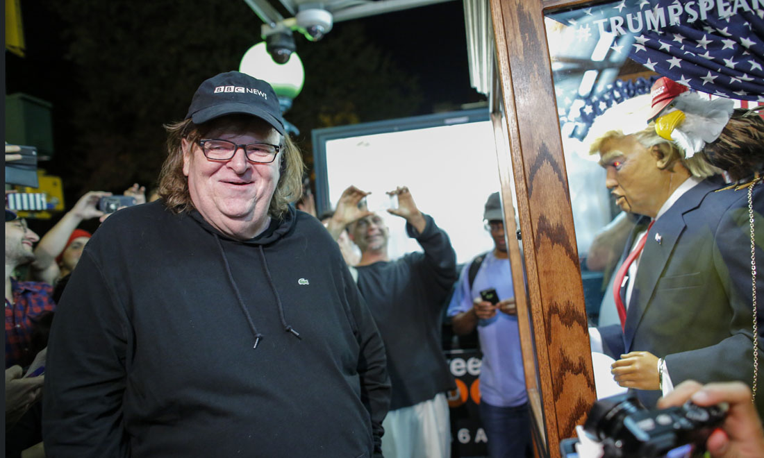 Michael Moore, il doc contro Donald Trump: 5 cose da sapere Michael Moore, il doc contro Donald Trump: 5 cose da sapere