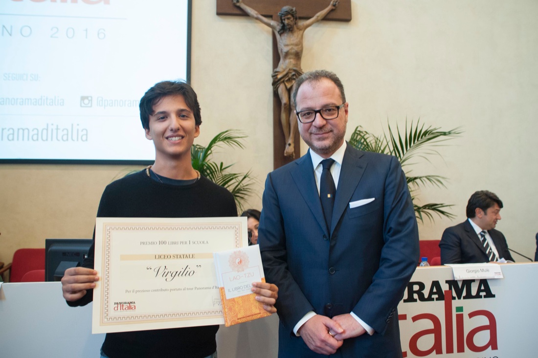 400 libri a quattro scuole di Milano – FOTO