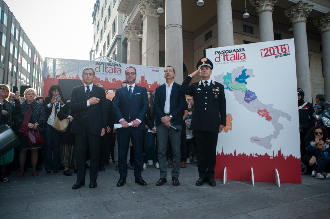 Panorama d’Italia a Milano: la città abbraccia il tour – FOTO e VIDEO