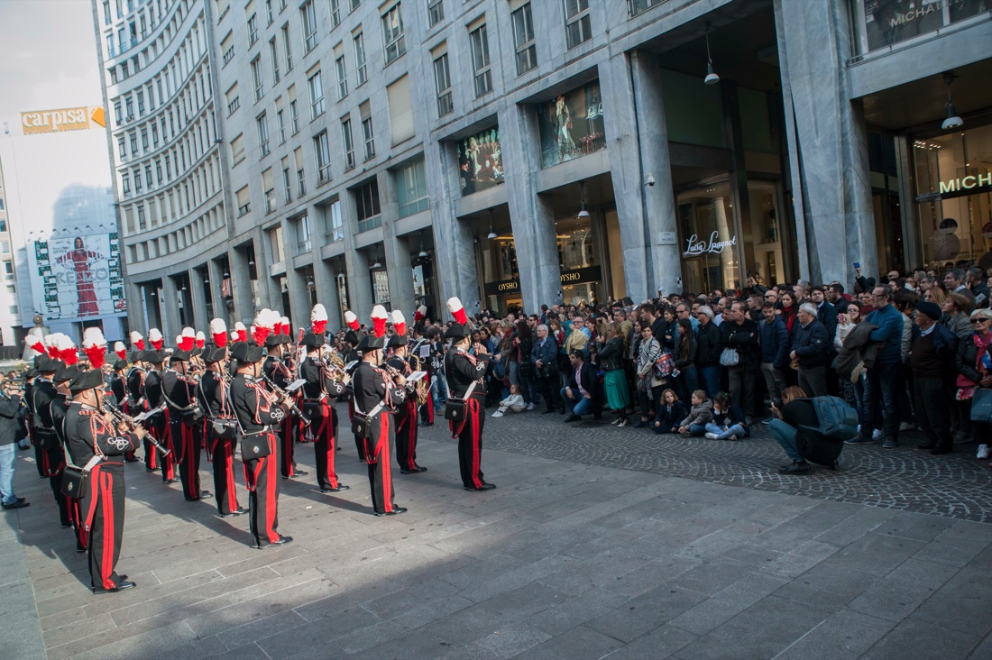 Panorama d’Italia a Milano: la città abbraccia il tour – FOTO e VIDEO