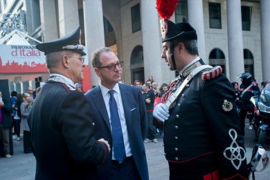 Panorama d’Italia a Milano: la città abbraccia il tour – FOTO e VIDEO