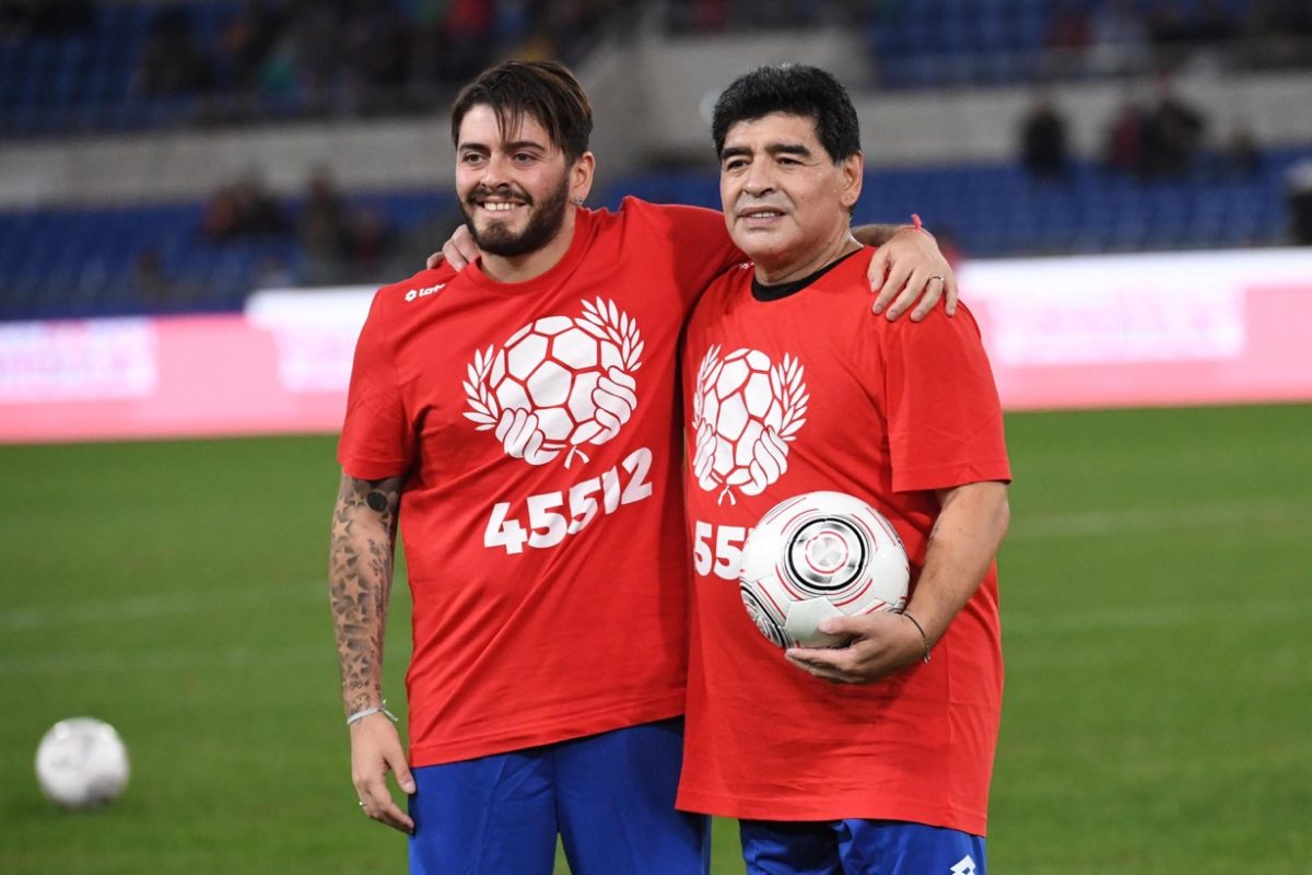 Galleria foto 'Partita della pace, Maradona dà spettacolo: magie con Totti e litigio con Veron' - foto 2