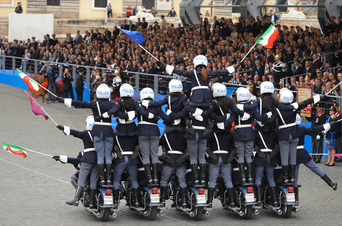 Le moto della Polizia Stradale: dalle prime Guzzi alla Yamaha Le moto della Polizia Stradale: dalle prime Guzzi alla Yamaha
