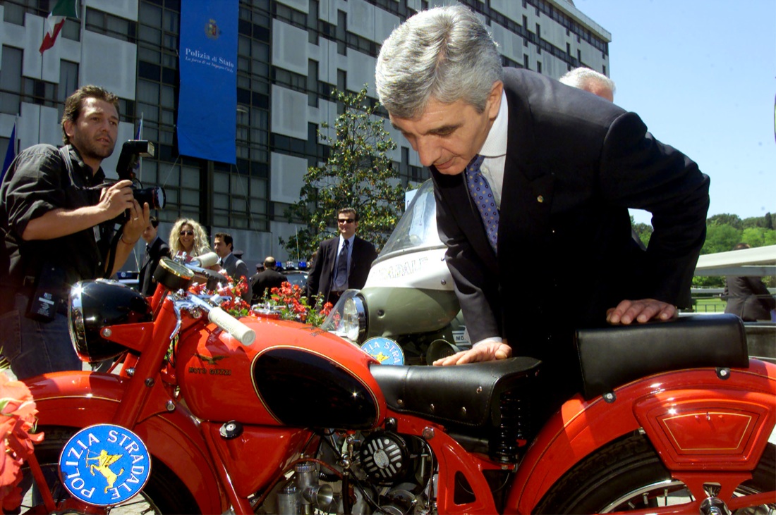 Le moto della Polizia Stradale: dalle prime Guzzi alla Yamaha Le moto della Polizia Stradale: dalle prime Guzzi alla Yamaha