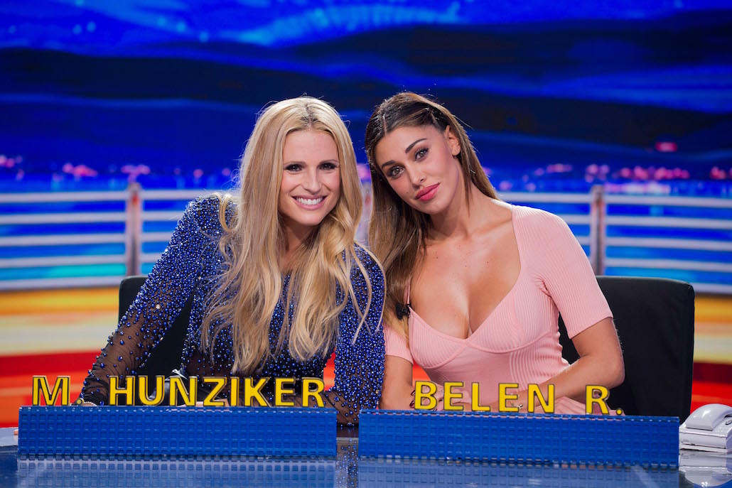 Striscia la Notizia: tapiro d’oro a Pamela Prati dopo l’espulsione dal Gf Vip Striscia la Notizia: tapiro d’oro a Pamela Prati dopo l’espulsione dal Gf Vip