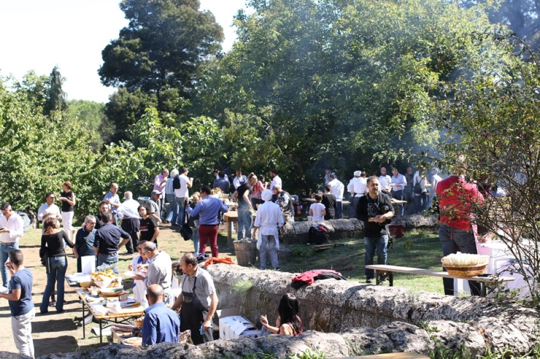 Fuoco! Food Festival: undici grandi chef, le braci e l’amore per la Sicilia Fuoco! Food Festival: undici grandi chef, le braci e l’amore per la Sicilia