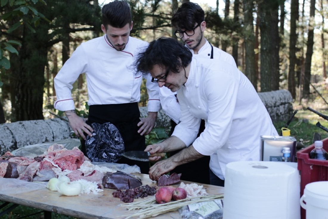 Fuoco! Food Festival: undici grandi chef, le braci e l’amore per la Sicilia Fuoco! Food Festival: undici grandi chef, le braci e l’amore per la Sicilia