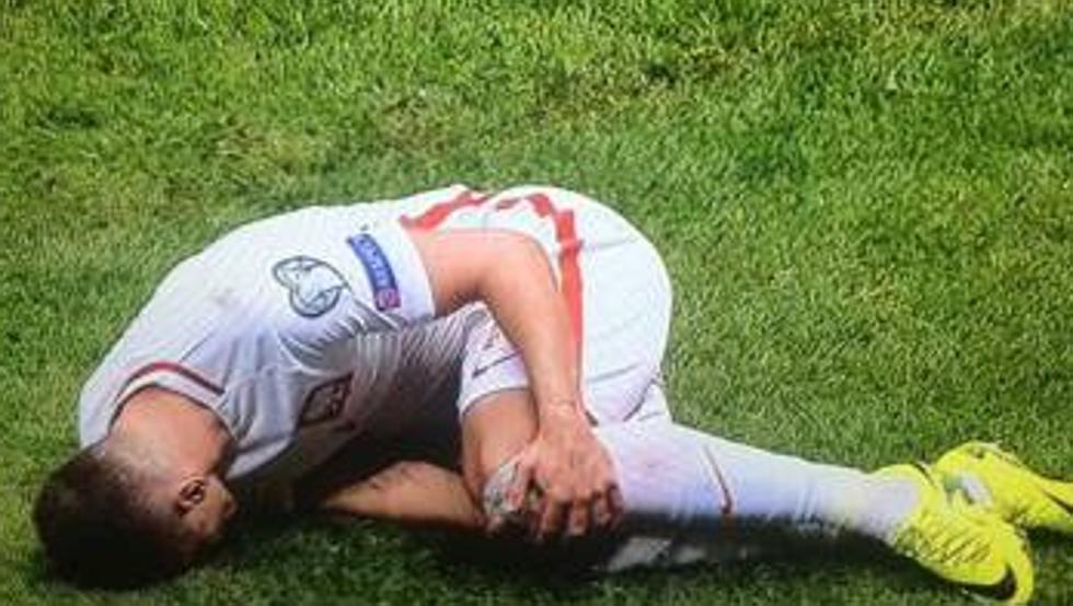 Dramma Milik: rottura del legamento crociato con la Polonia Dramma Milik: rottura del legamento crociato con la Polonia