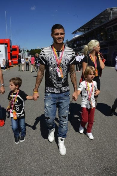 Icardi rinnova con l’Inter, Wanda Nara festeggia: “Poteva andare alla Juve”