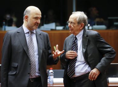 Moscovici: la Ue deve accogliere le richieste italiane sul deficit e le banche