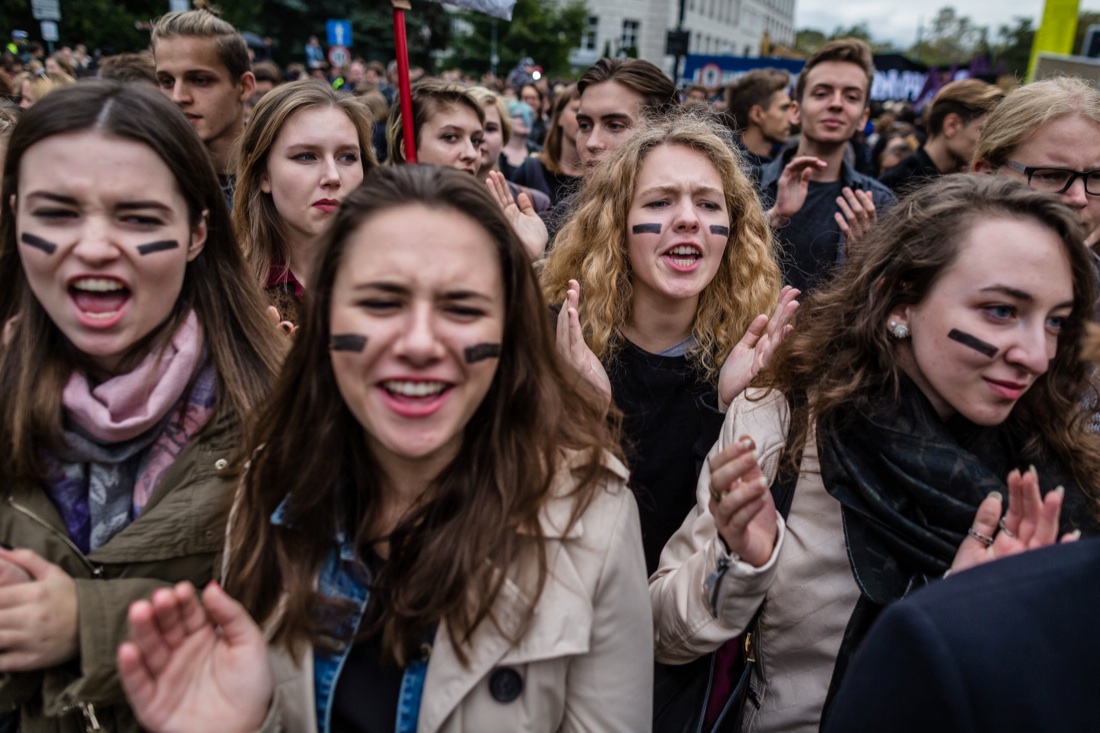 Polonia, stop alla legge anti-aborto. Vincono le donne – FOTO