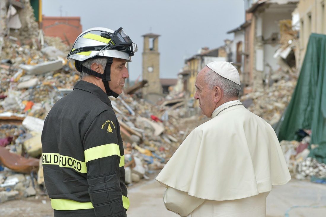 Papa Francesco ad Amatrice e sui luoghi del terremoto – FOTO Papa Francesco ad Amatrice e sui luoghi del terremoto – FOTO