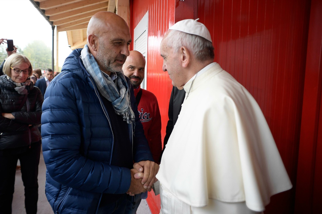 Papa Francesco ad Amatrice e sui luoghi del terremoto – FOTO Papa Francesco ad Amatrice e sui luoghi del terremoto – FOTO