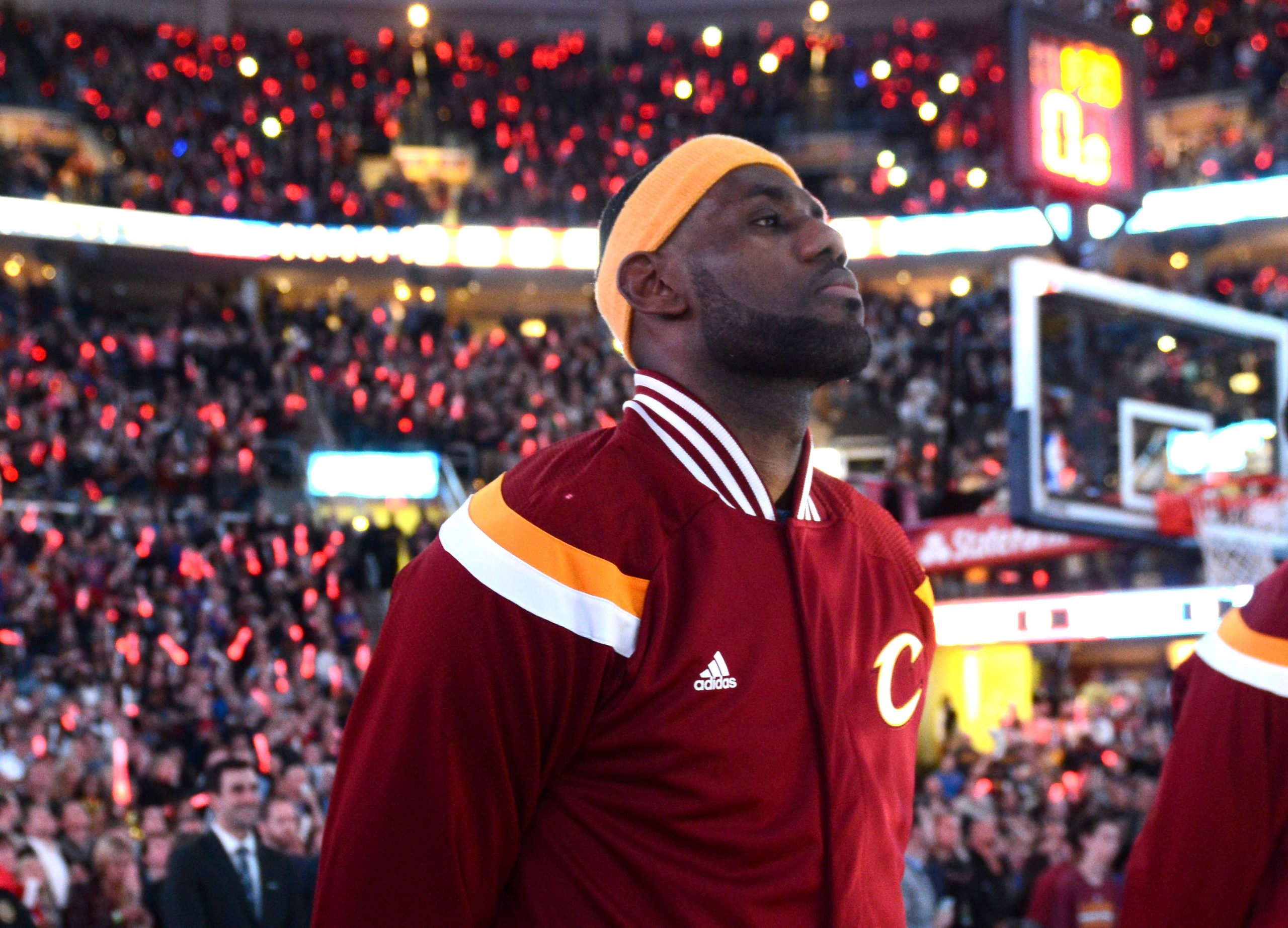 LeBron James (e gli altri Nba) ‘in piedi’ contro il razzismo negli Usa LeBron James (e gli altri Nba) ‘in piedi’ contro il razzismo negli Usa