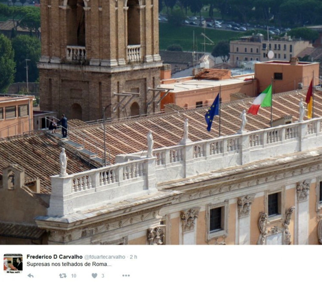 L’attacco di Renzi al M5S e al sindaco di Roma Virginia Raggi