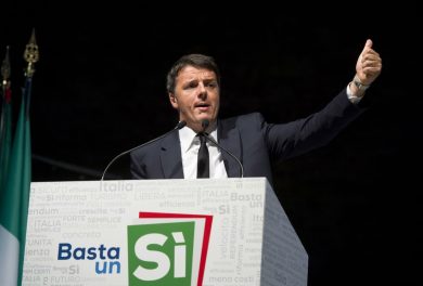 L’attacco di Renzi al M5S e al sindaco di Roma Virginia Raggi