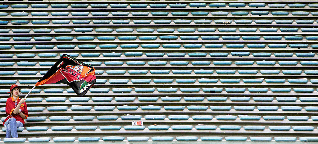 Lazio-Roma, il derby invisibile: proteste, barriere e Olimpico vuoto Lazio-Roma, il derby invisibile: proteste, barriere e Olimpico vuoto