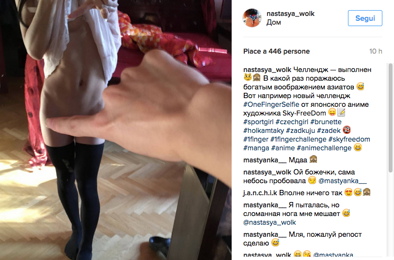 #onefingerselfiechallenge: nudi sì, ma dietro un dito