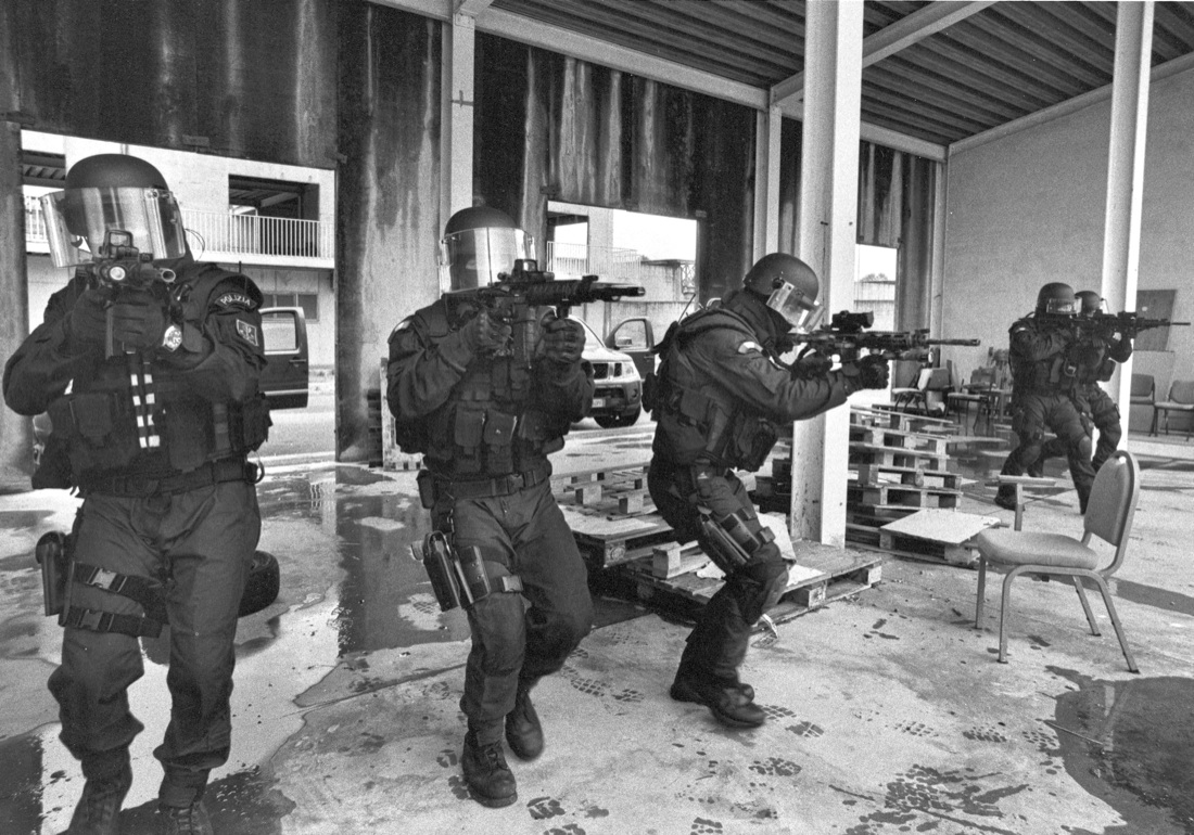 Gianni Berengo Gardin: il Calendario Polizia di Stato 2017 Gianni Berengo Gardin: il Calendario Polizia di Stato 2017