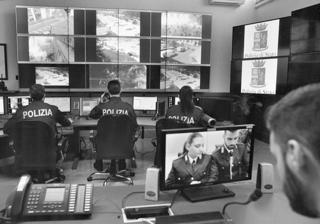 Gianni Berengo Gardin: il Calendario Polizia di Stato 2017 Gianni Berengo Gardin: il Calendario Polizia di Stato 2017