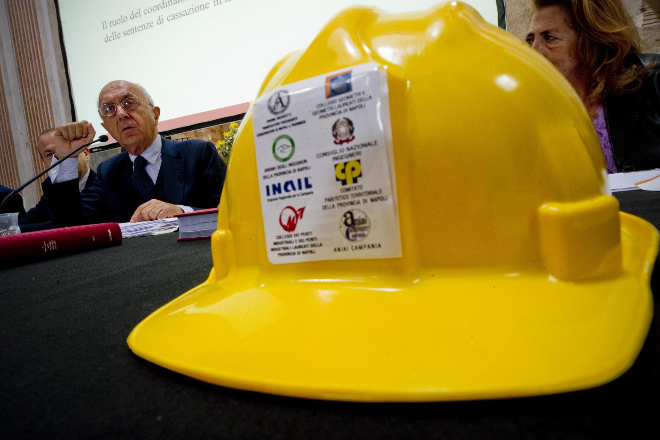 Amianto, ora la pensione a chi si è ammalato sul lavoro