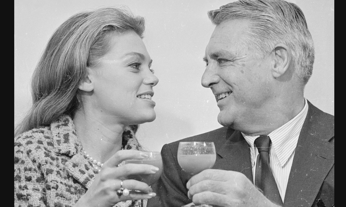 Cary Grant, 30 anni fa moriva l’icona di Hollywood – Foto Cary Grant, 30 anni fa moriva l’icona di Hollywood – Foto