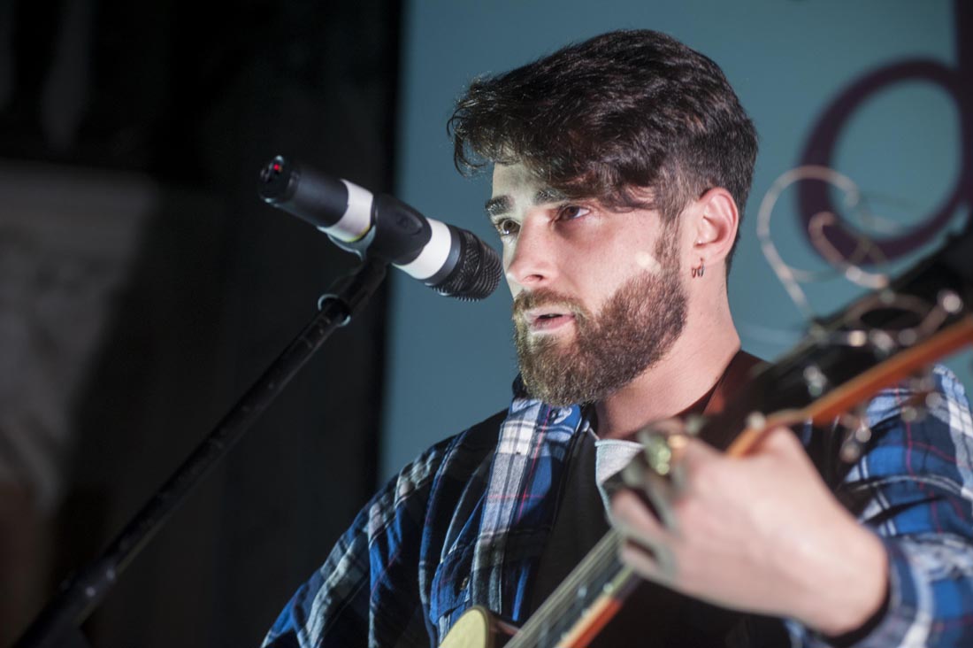 Giò Sada, dopo X Factor la riflessione di Volando al contrario – FOTO e VIDEO Giò Sada, dopo X Factor la riflessione di Volando al contrario – FOTO e VIDEO