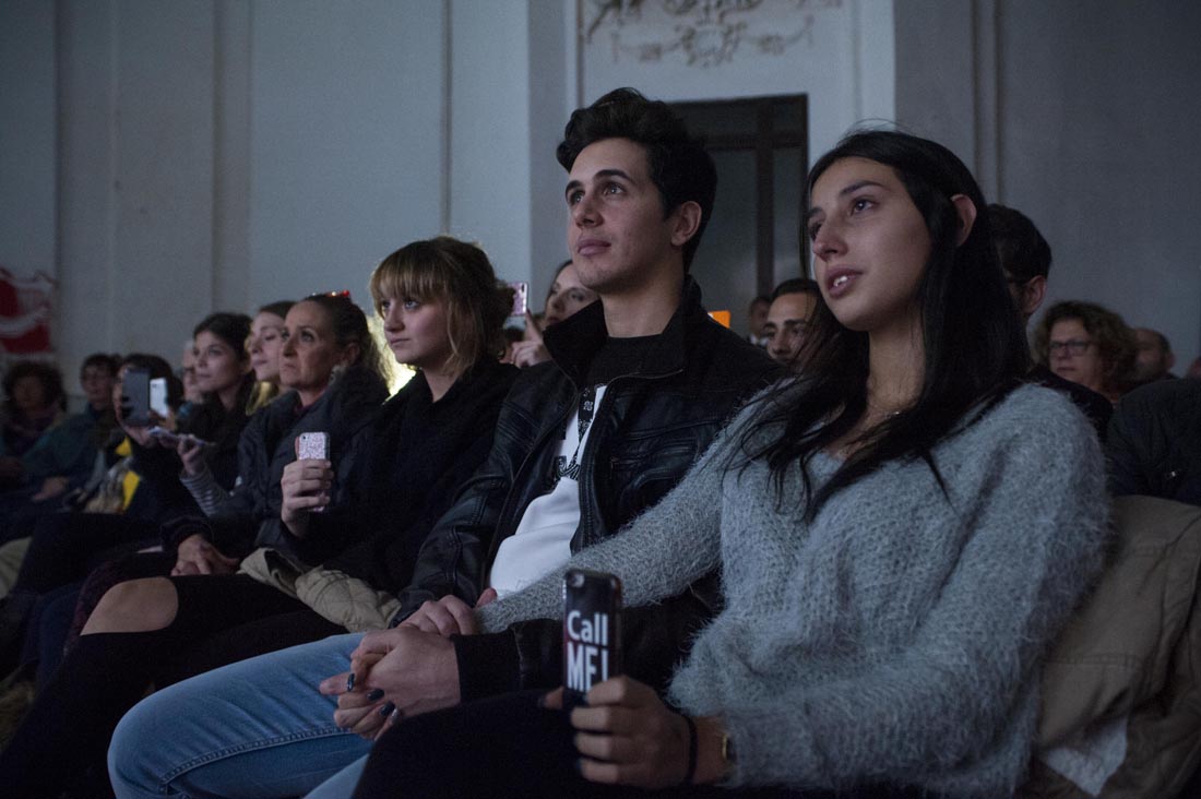 Giò Sada, dopo X Factor la riflessione di Volando al contrario – FOTO e VIDEO Giò Sada, dopo X Factor la riflessione di Volando al contrario – FOTO e VIDEO